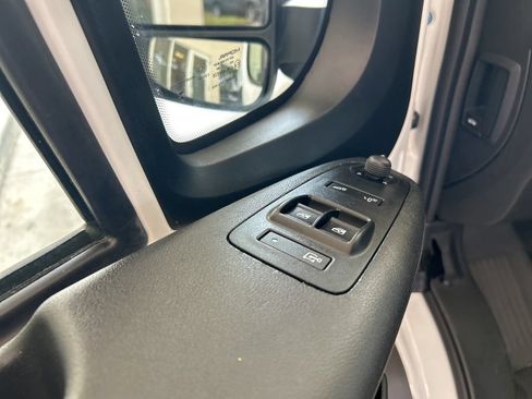 Used 2025 RAM ProMaster 2500 w/ Convenience Group FWD image 39