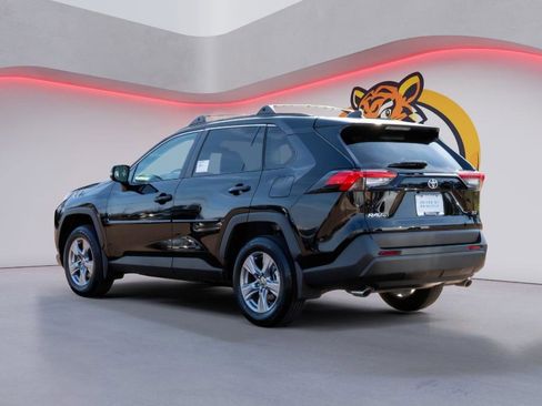 Used 2025 Toyota RAV4 XLE image 7