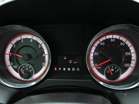 Used 2016 Dodge Grand Caravan SXT image 17