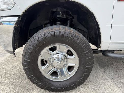 Used 2017 RAM 2500 SLT w/ Luxury Group image 34