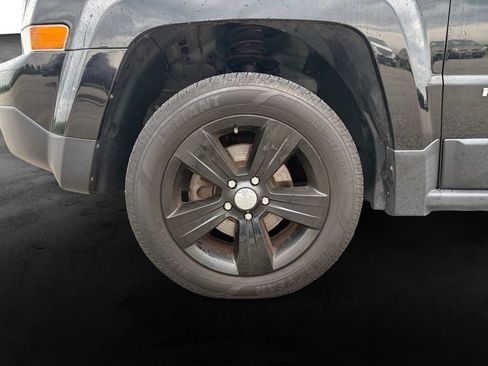 Used 2013 Jeep Patriot Latitude w/ Sun/Sound Group FWD image 11