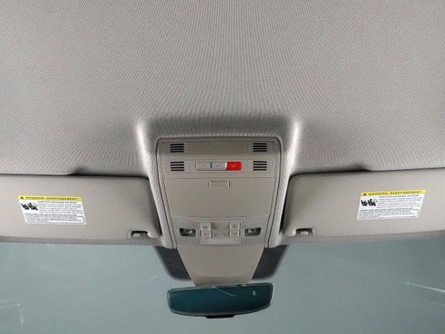 Used 2023 Volkswagen Tiguan SE FWD image 63