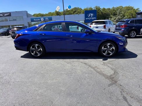 Used 2023 Hyundai Elantra SEL w/ Convenience Package FWD image 8