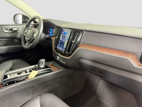 Certified 2023 Volvo XC60 B5 Plus w/ Climate Package image 30