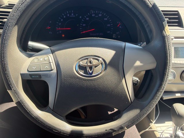 Used 2011 Toyota Camry LE FWD image 12