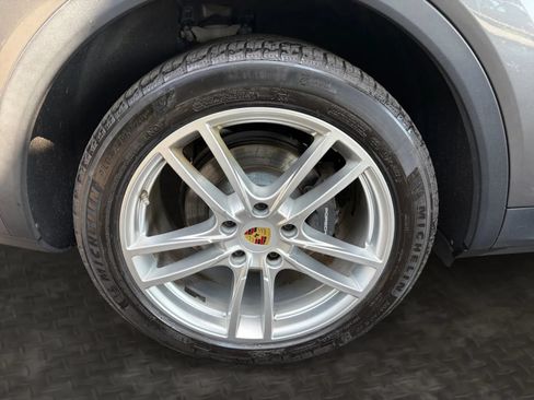 Used 2019 Porsche Cayenne AWD/4WD image 40