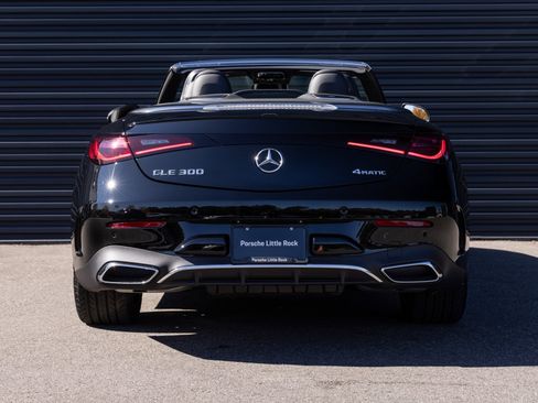 Used 2025 Mercedes-Benz CLE 300 4MATIC Cabriolet image 5