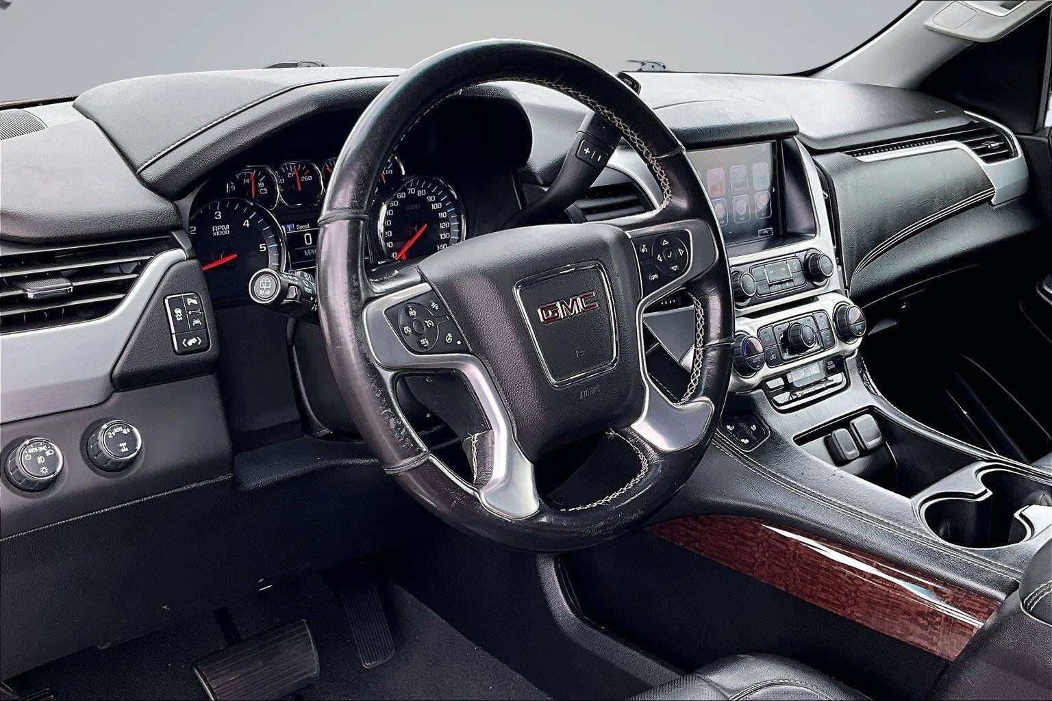Used 2020 GMC Yukon XL SLT w/ Open Road Package AWD/4WD image 15