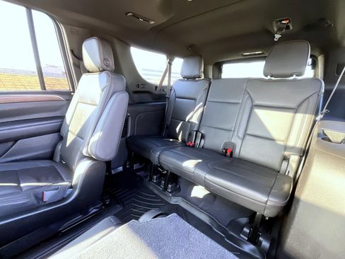 Used 2021 Chevrolet Suburban High Country AWD/4WD image 20