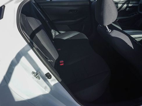 Used 2024 Nissan Sentra S FWD image 13