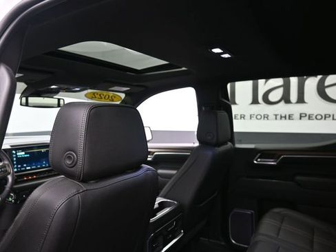 Used 2022 Chevrolet Silverado 1500 High Country w/ High Country Premium Package image 24