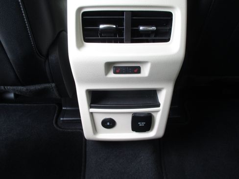 Used 2024 Ford Edge Titanium w/ Equipment Group 301A AWD/4WD image 38