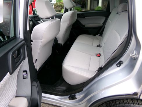 Used 2018 Subaru Forester 2.5i Premium w/ All-Weather Package image 20