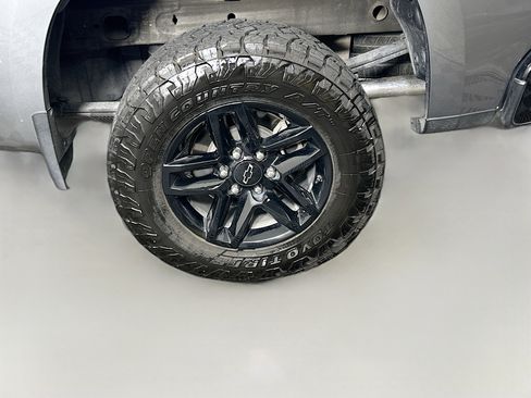 Used 2020 Chevrolet Silverado 1500 LT Trail Boss image 11