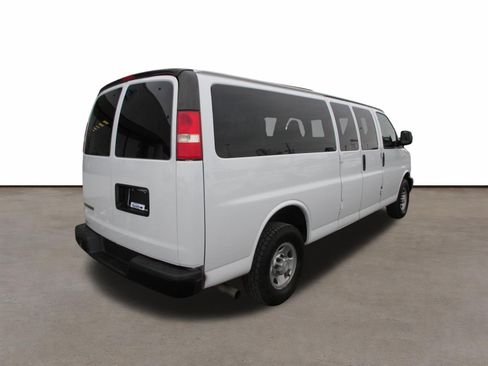 Used 2019 Chevrolet Express 3500 LS image 3