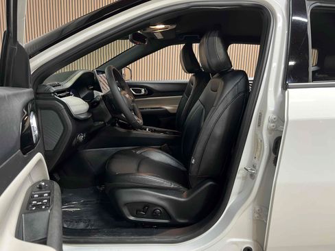 Used 2025 Jeep Compass Limited AWD/4WD image 77