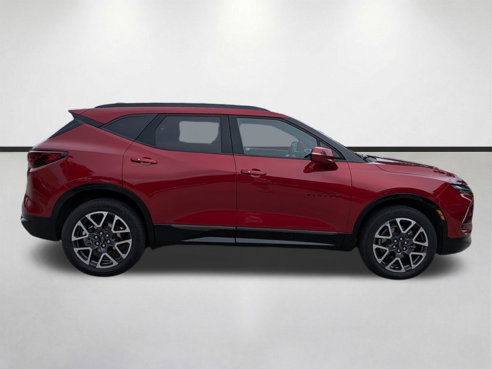 Used 2025 Chevrolet Blazer RS FWD image 3