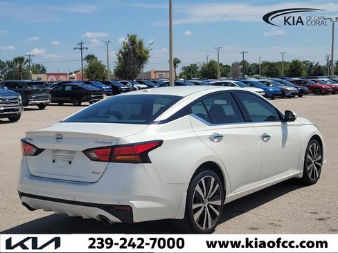 Used 2022 Nissan Altima 2.5 Platinum AWD/4WD image 6