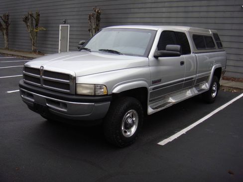 Used 2001 Dodge Ram 2500 Truck 4x4 Quad Cab image 4
