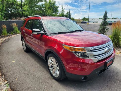 Used 2014 Ford Explorer XLT w/ Equipment Group 202A image 7