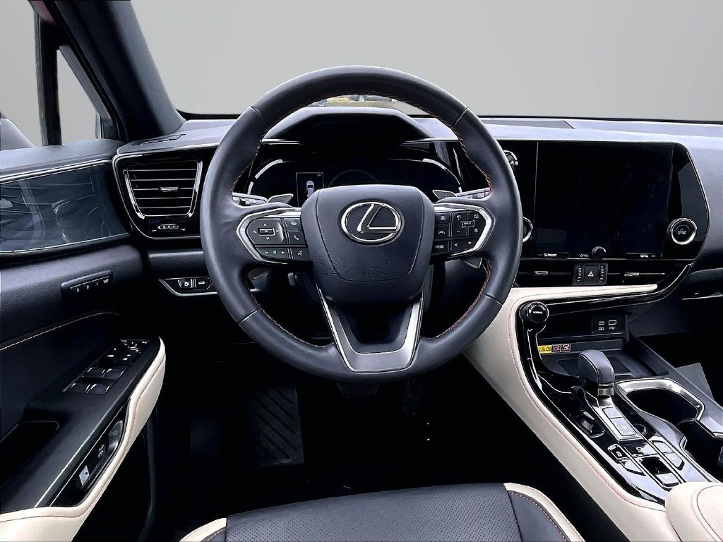 Used 2023 Lexus NX 350 AWD image 5