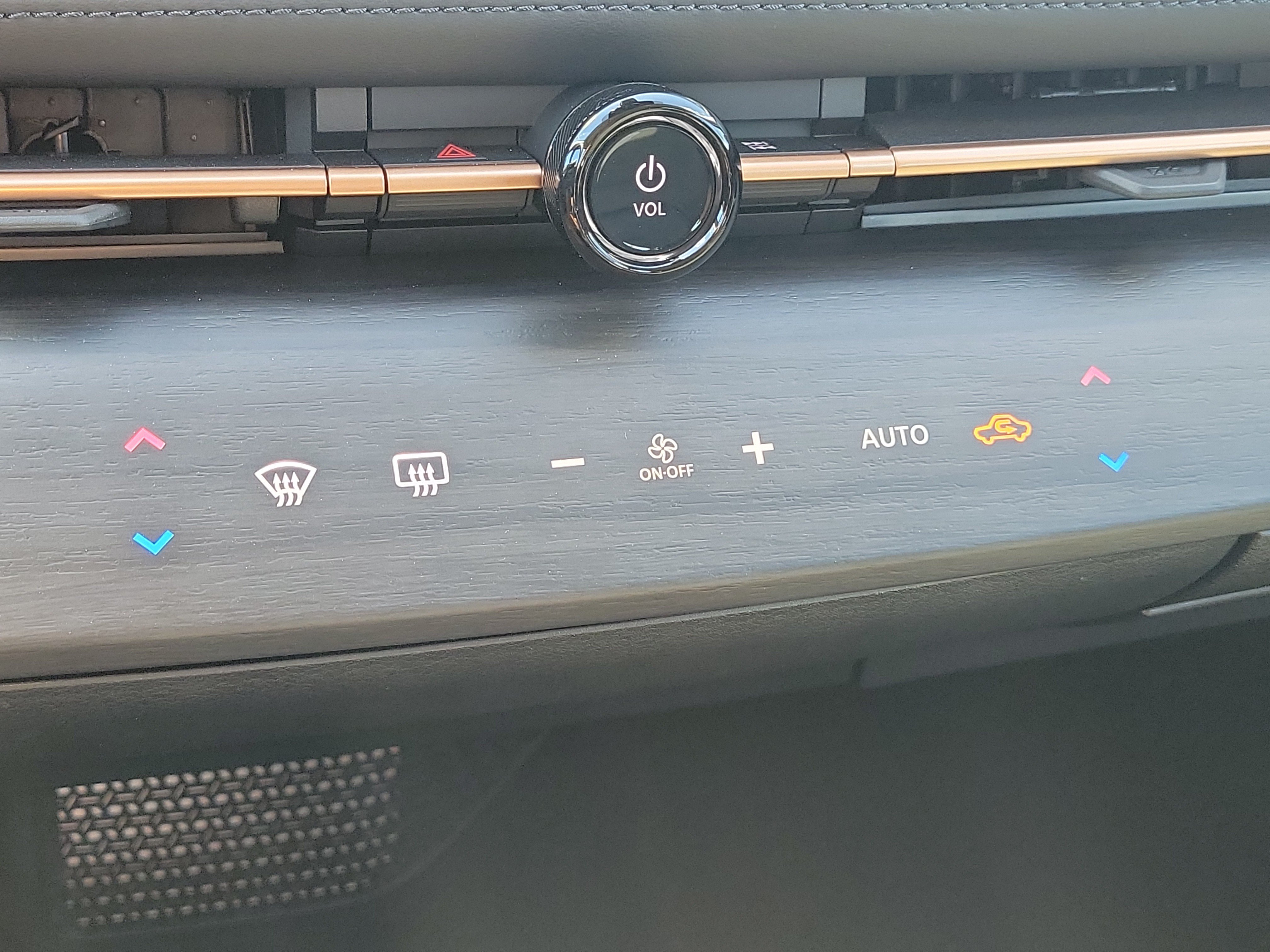 Used 2024 Nissan Ariya AWD image 25