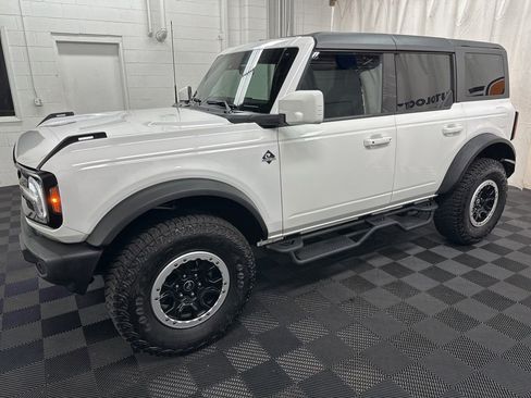 Used 2024 Ford Bronco Outer Banks w/ Sasquatch Package AWD/4WD image 5