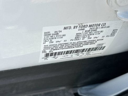 Certified 2024 Ford Explorer XLT RWD image 28