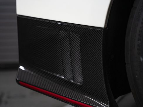 Used 2016 Nissan GT-R NISMO AWD/4WD image 10