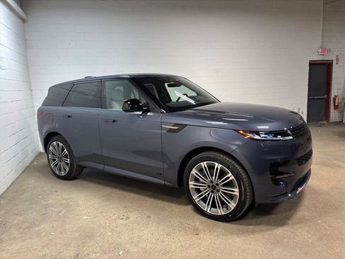 New 2026 Land Rover Range Rover Sport Dynamic SE AWD/4WD image 5