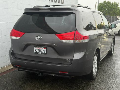 Used 2014 Toyota Sienna XLE AWD/4WD image 5