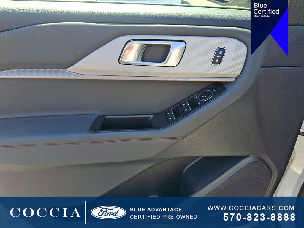 Certified 2025 Ford Explorer Active w/ Active Comfort Package AWD/4WD image 13
