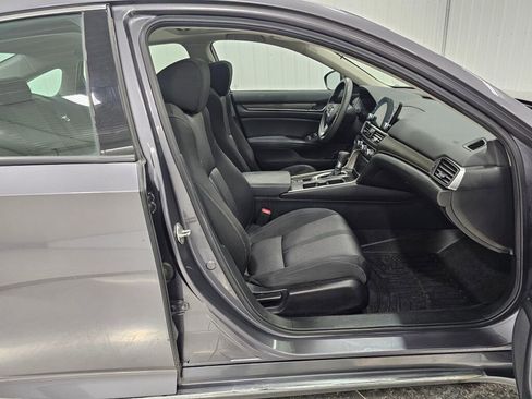 Used 2018 Honda Accord EX image 16