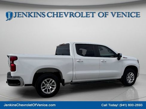 Used 2022 Chevrolet Silverado 1500 LT w/ Z71 Off-Road Package AWD/4WD image 5