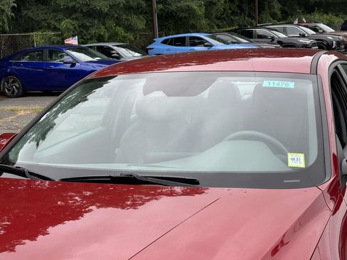 Used 2024 Hyundai Elantra SE FWD image 13