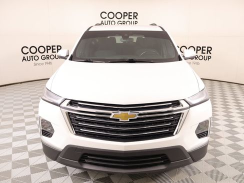 Used 2022 Chevrolet Traverse LT FWD image 9