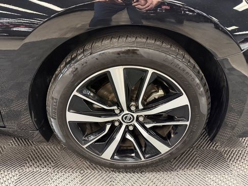 Used 2022 Nissan Maxima SV w/ Floor Mat Group FWD image 18