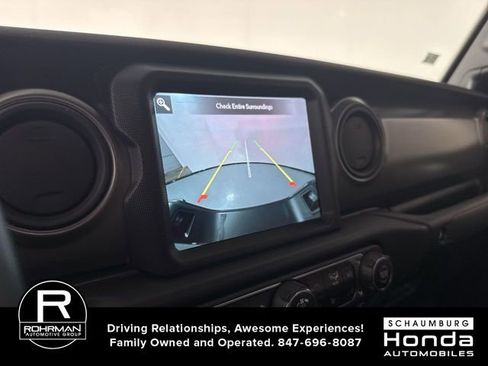 Used 2023 Jeep Gladiator Willys image 9