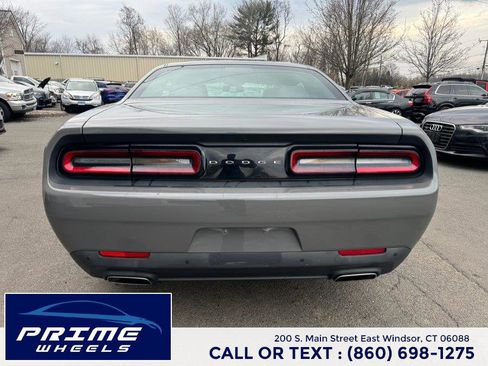 Used 2017 Dodge Challenger SXT w/ Driver Convenience Group image 6