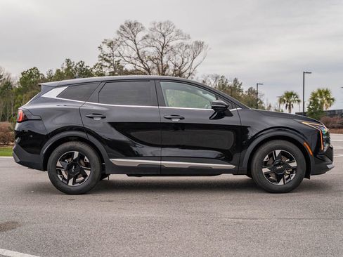 Used 2026 Kia Sportage LX w/ LX Convenience Package image 8