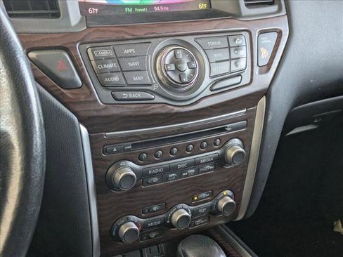 Used 2019 Nissan Pathfinder Platinum image 10