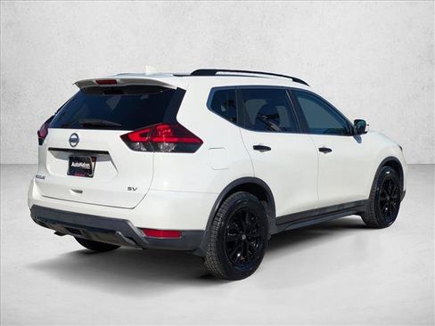 Used 2017 Nissan Rogue SV image 5