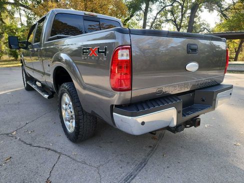Used 2011 Ford F250 Lariat w/ Lariat Interior Pkg image 3