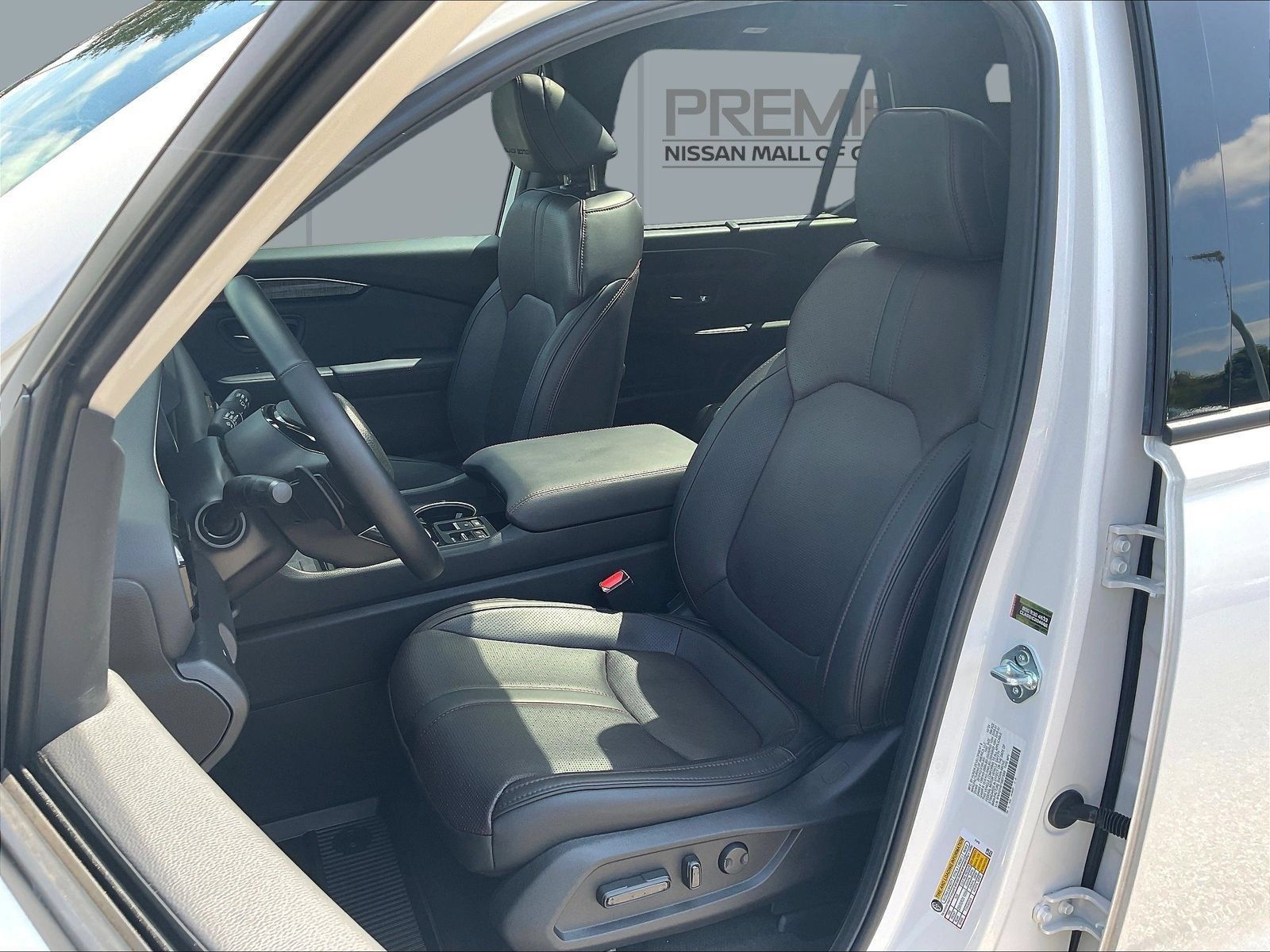 Used 2025 Honda Pilot Black Edition image 22