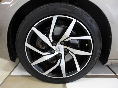 Used 2020 Volvo S60 T5 Momentum image 66