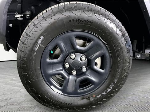 Used 2025 Jeep Wrangler Sport image 33