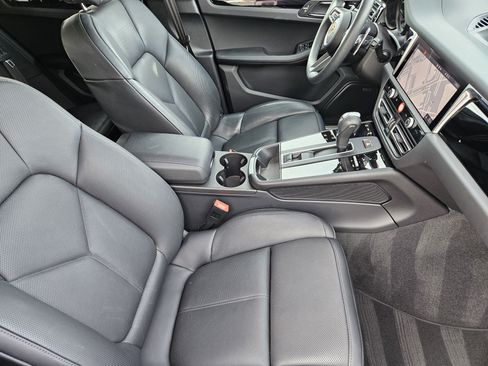 Certified 2025 Porsche Macan S image 15