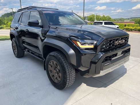 Used 2025 Toyota 4Runner Trailhunter AWD/4WD image 30