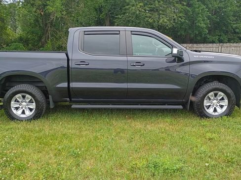 Used 2023 Chevrolet Silverado 1500 LT AWD/4WD image 8