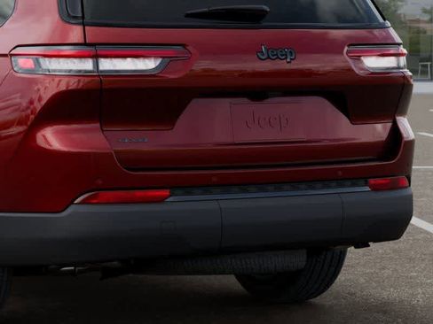 New 2025 Jeep Grand Cherokee L Altitude image 13